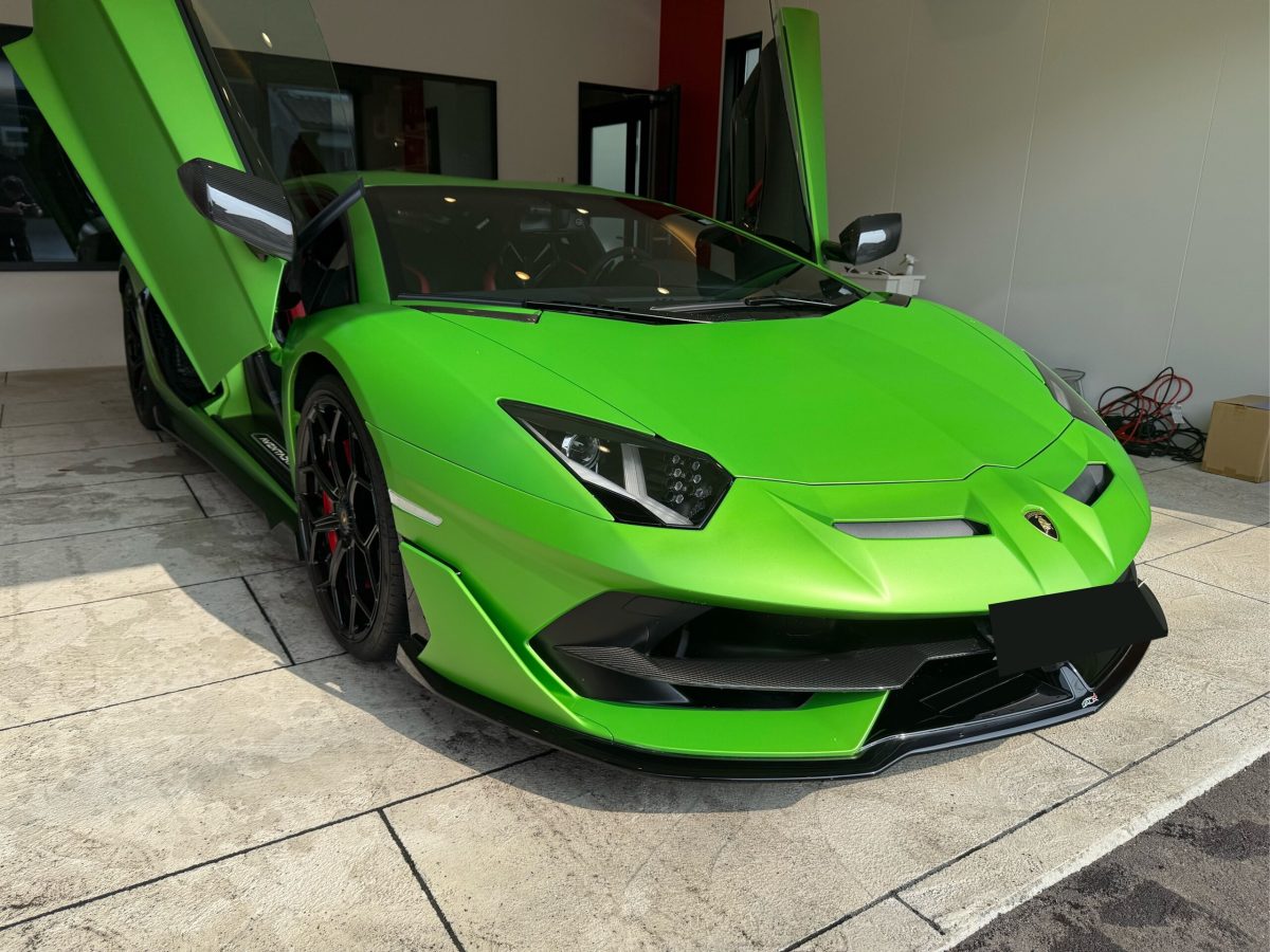 2019 Lamborghini Aventador SVJ — Photo 2 / 22