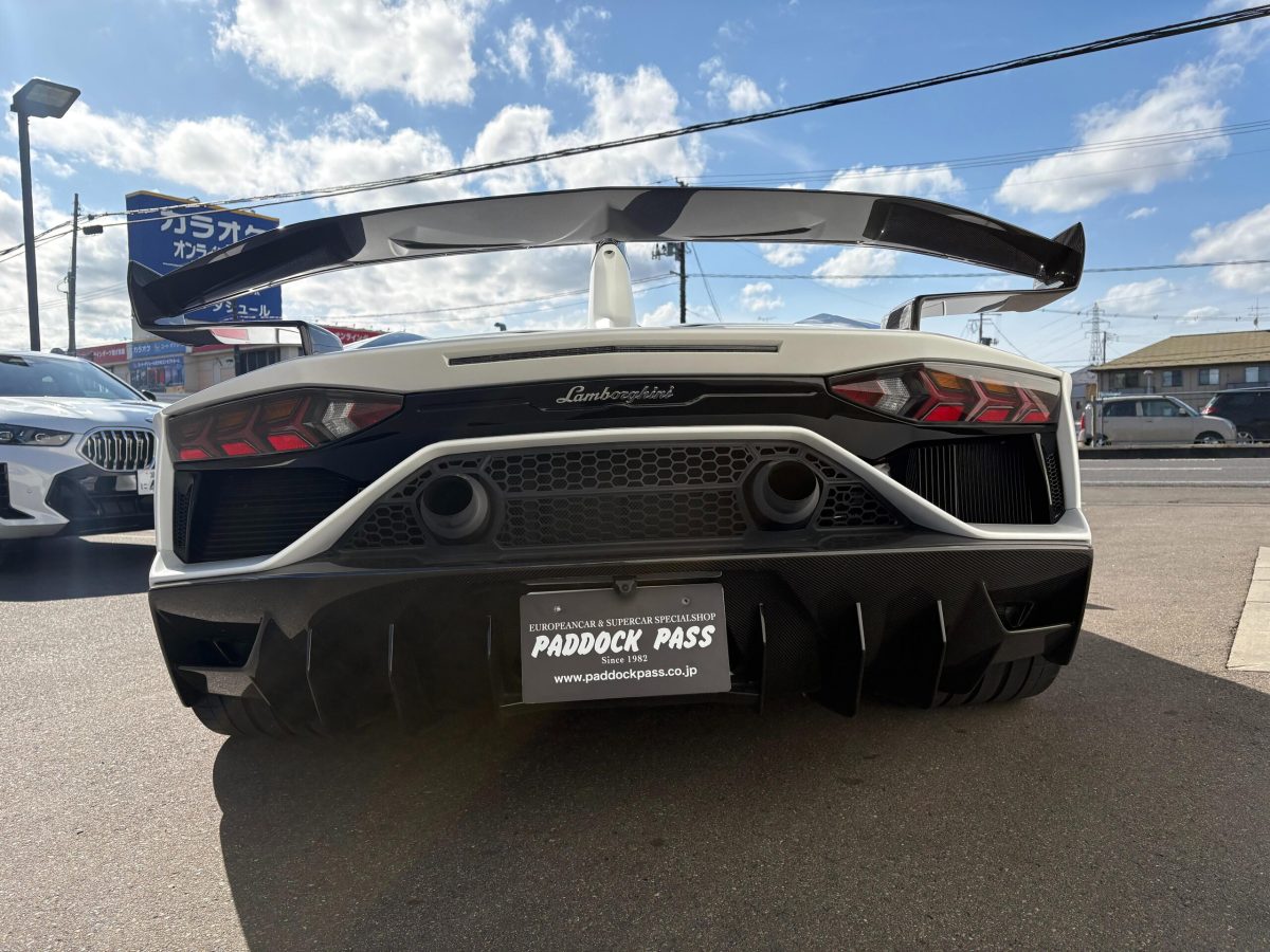 2019 Lamborghini Aventador SVJ — Photo 4 / 17