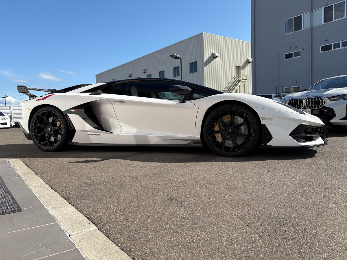 2019 Lamborghini Aventador SVJ — Photo 5 / 17
