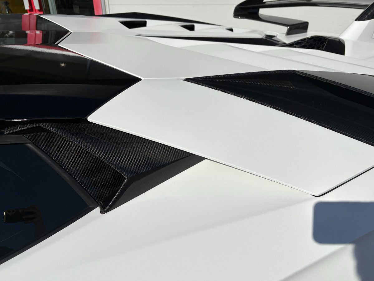 2019 Lamborghini Aventador SVJ — Photo 11 / 17