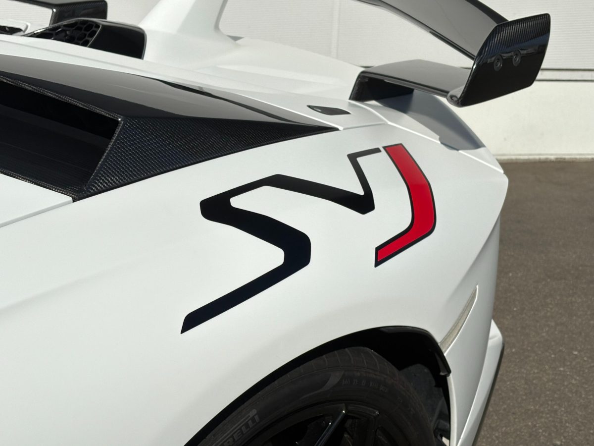 2019 Lamborghini Aventador SVJ — Photo 12 / 17