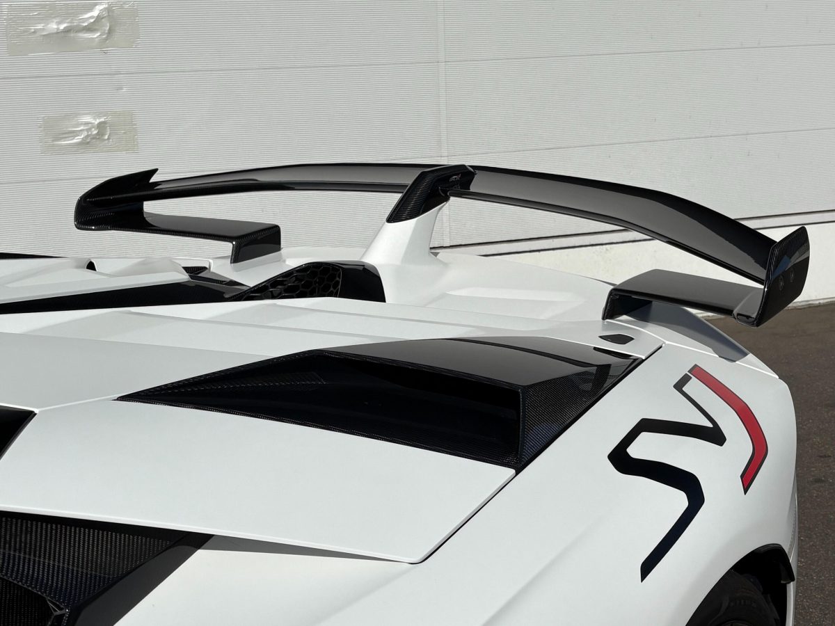 2019 Lamborghini Aventador SVJ — Photo 17 / 17