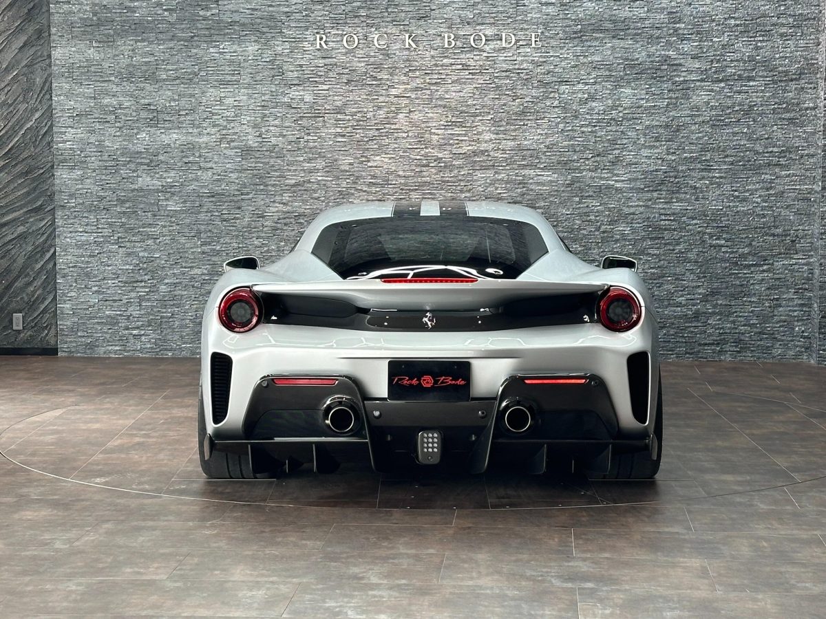 2020 Ferrari 488 Pista — Photo 7 / 34