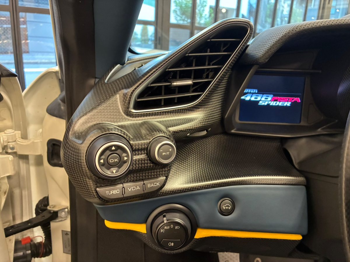 2020 Ferrari 488 Pista Spider — Photo 11 / 31