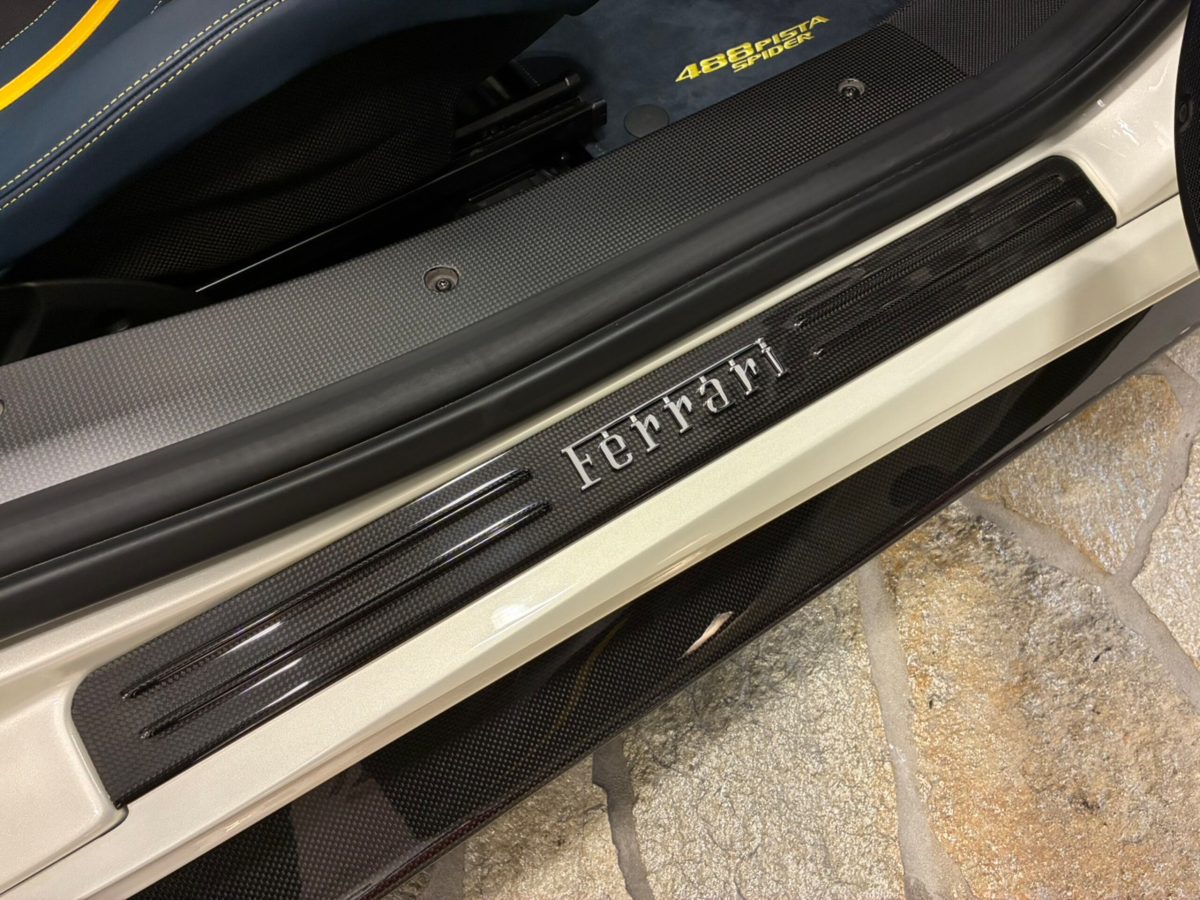 2020 Ferrari 488 Pista Spider — Photo 17 / 31