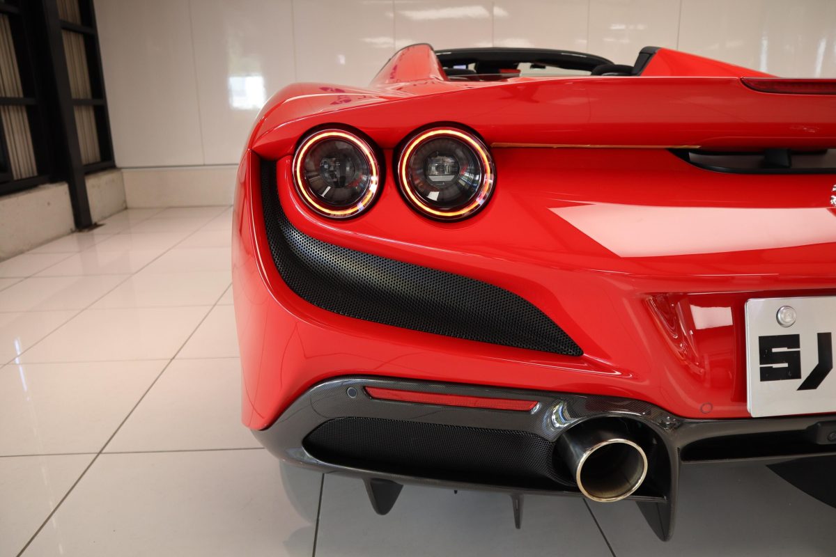 2021 Ferrari F8 Spider — Photo 12 / 46