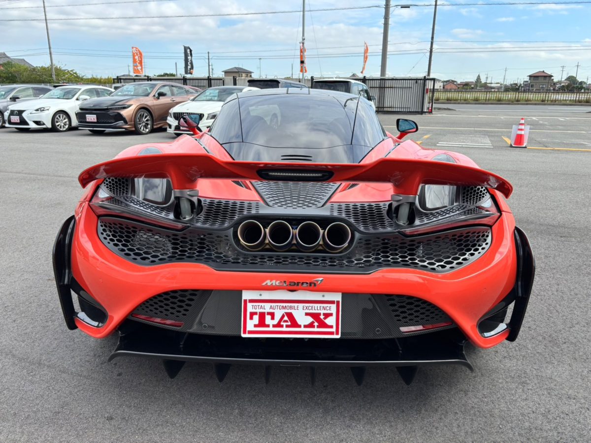 2021 McLaren 765LT — Photo 3 / 39