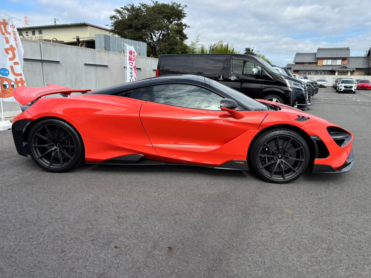 2021 McLaren 765LT — Photo 5 / 39