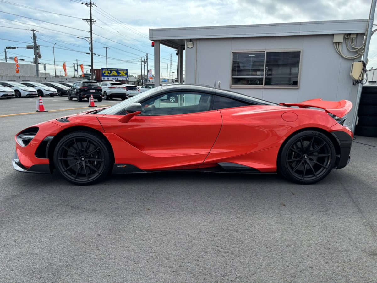 2021 McLaren 765LT — Photo 6 / 39