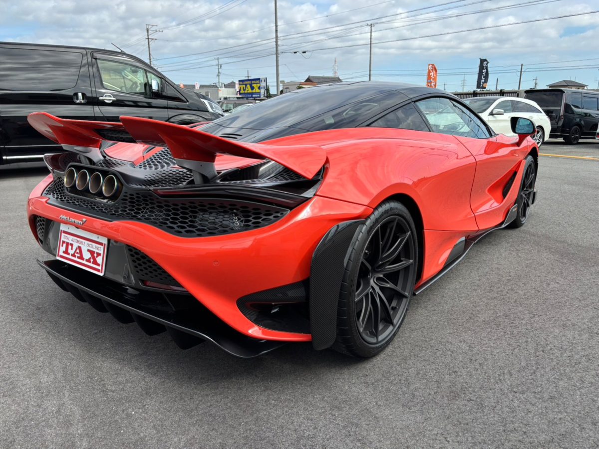 2021 McLaren 765LT — Photo 7 / 39