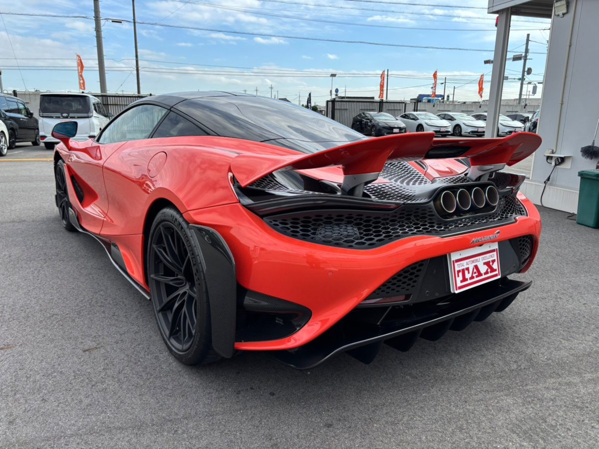 2021 McLaren 765LT — Photo 11 / 39