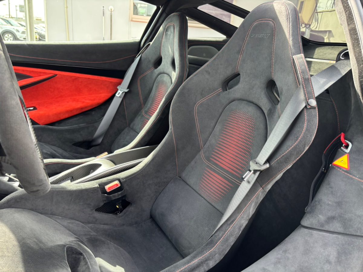 2021 McLaren 765LT — Photo 15 / 39