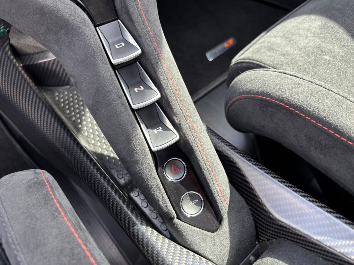 2021 McLaren 765LT — Photo 18 / 39