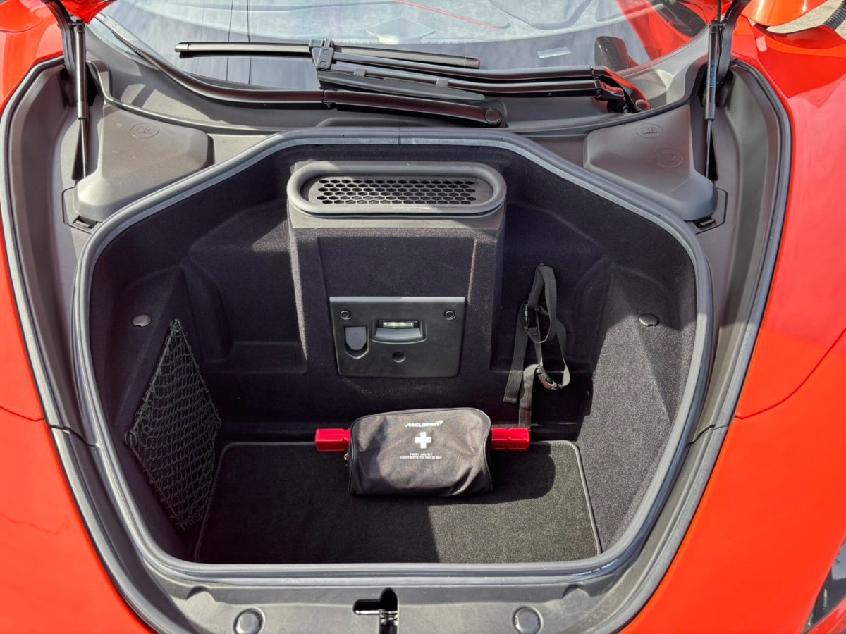 2021 McLaren 765LT — Photo 31 / 39