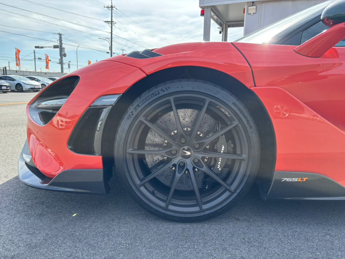 2021 McLaren 765LT — Photo 32 / 39