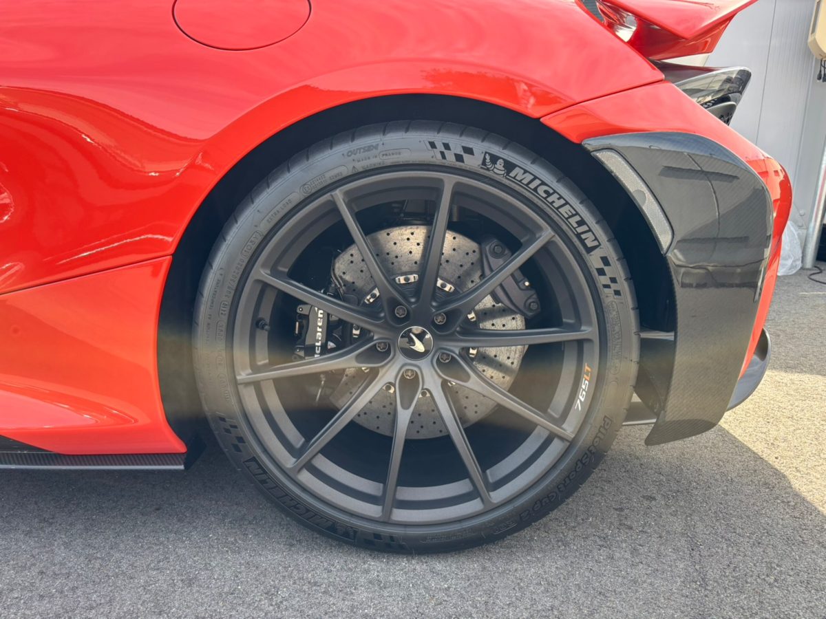 2021 McLaren 765LT — Photo 33 / 39