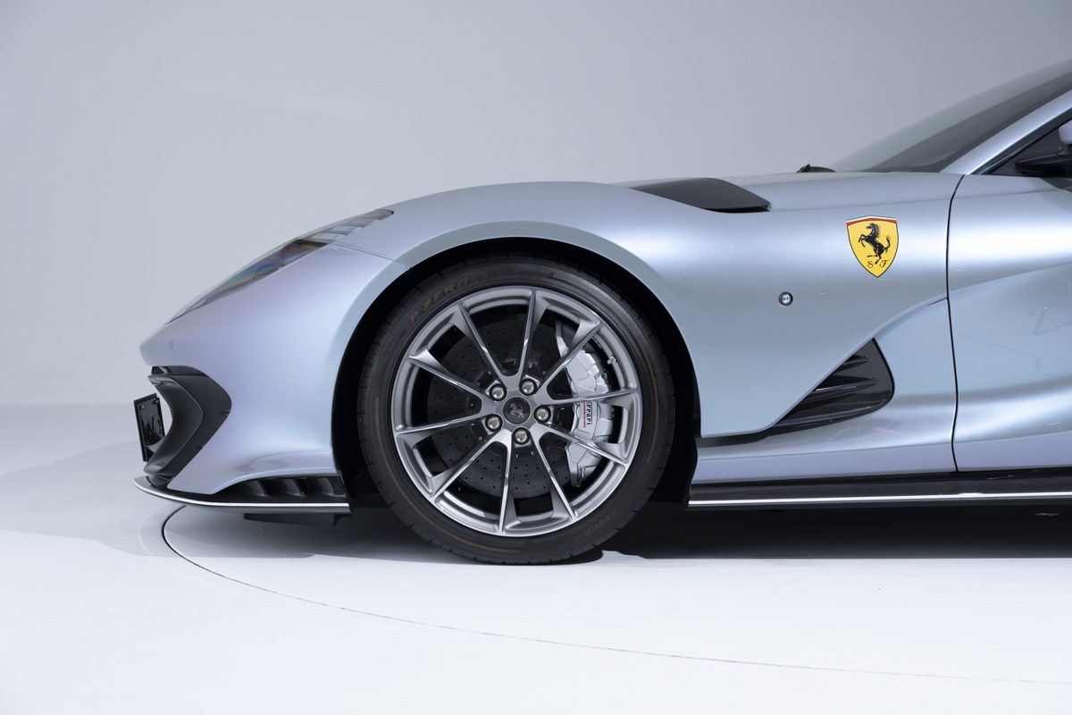 2023 Ferrari 812 Competizione — Photo 19 / 55