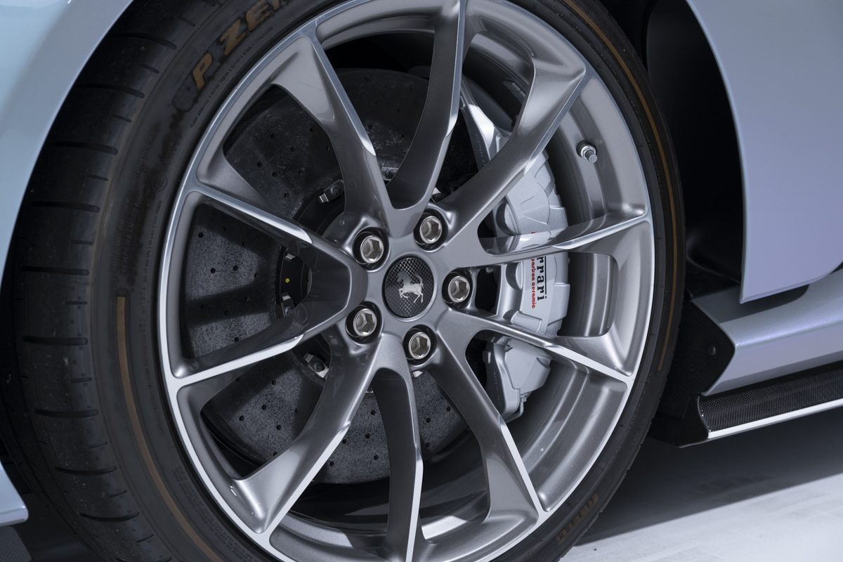 2023 Ferrari 812 Competizione — Photo 20 / 55