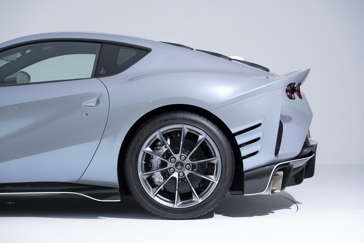 2023 Ferrari 812 Competizione — Photo 21 / 55