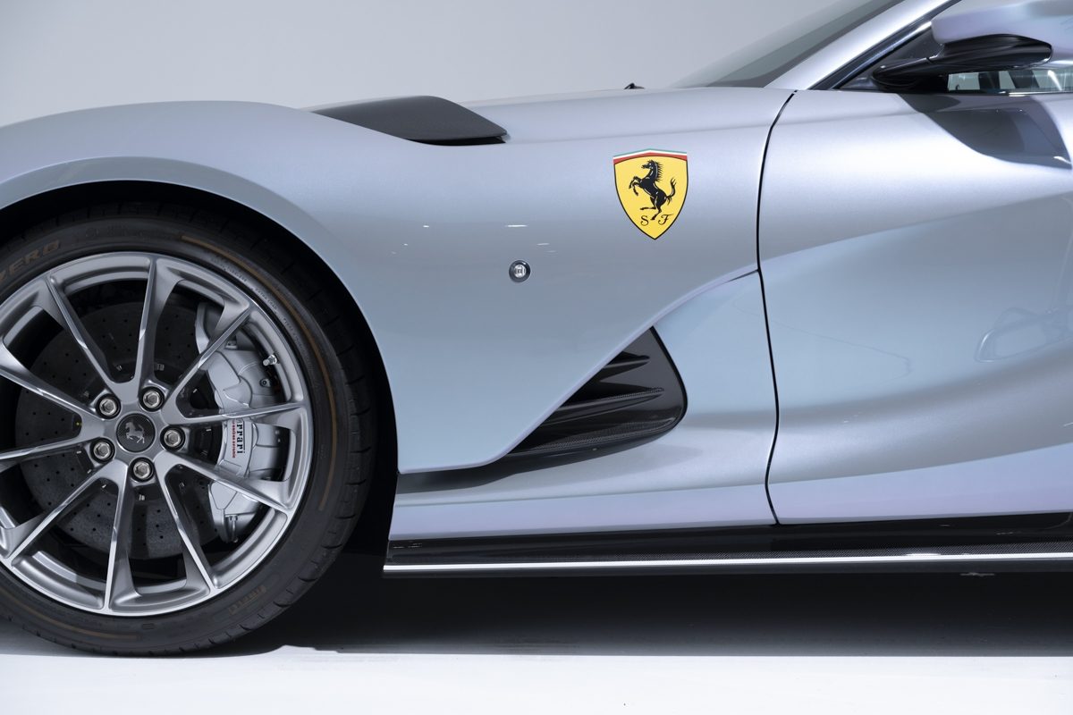 2023 Ferrari 812 Competizione — Photo 22 / 55