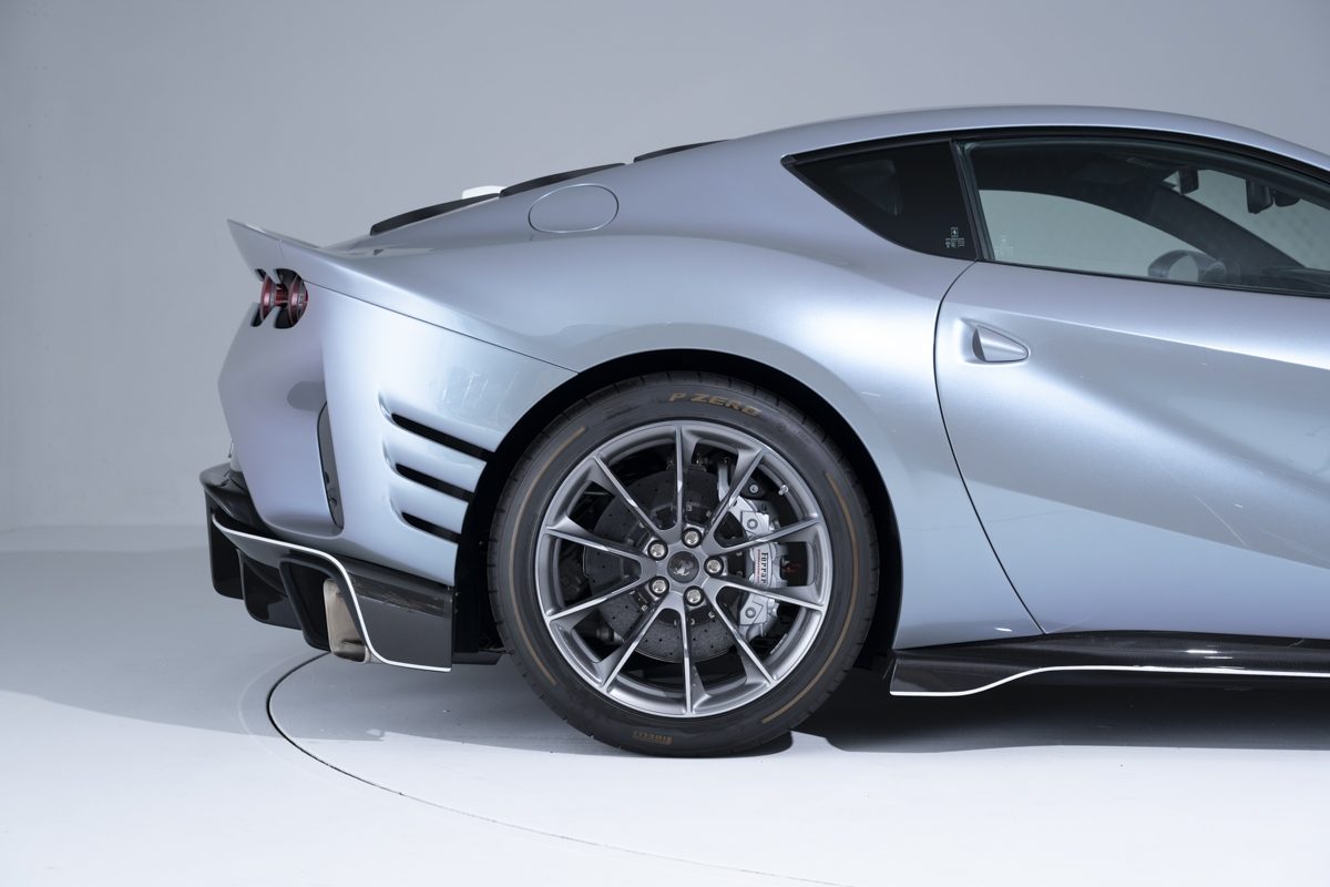2023 Ferrari 812 Competizione — Photo 24 / 55