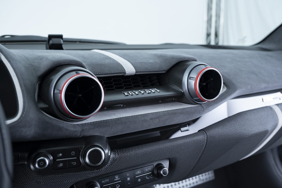 2023 Ferrari 812 Competizione — Photo 37 / 55
