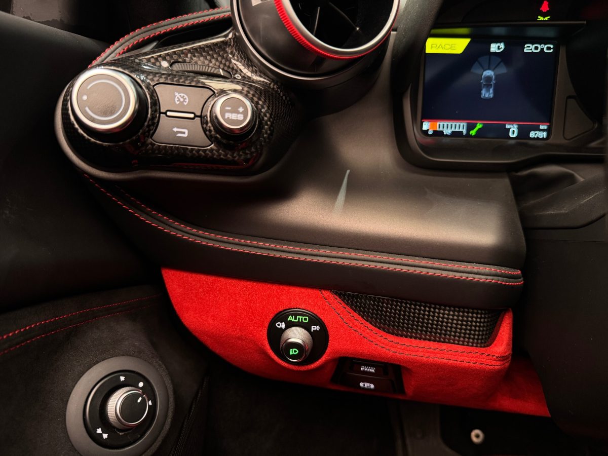 2023 Ferrari F8 Spider — Photo 20 / 28