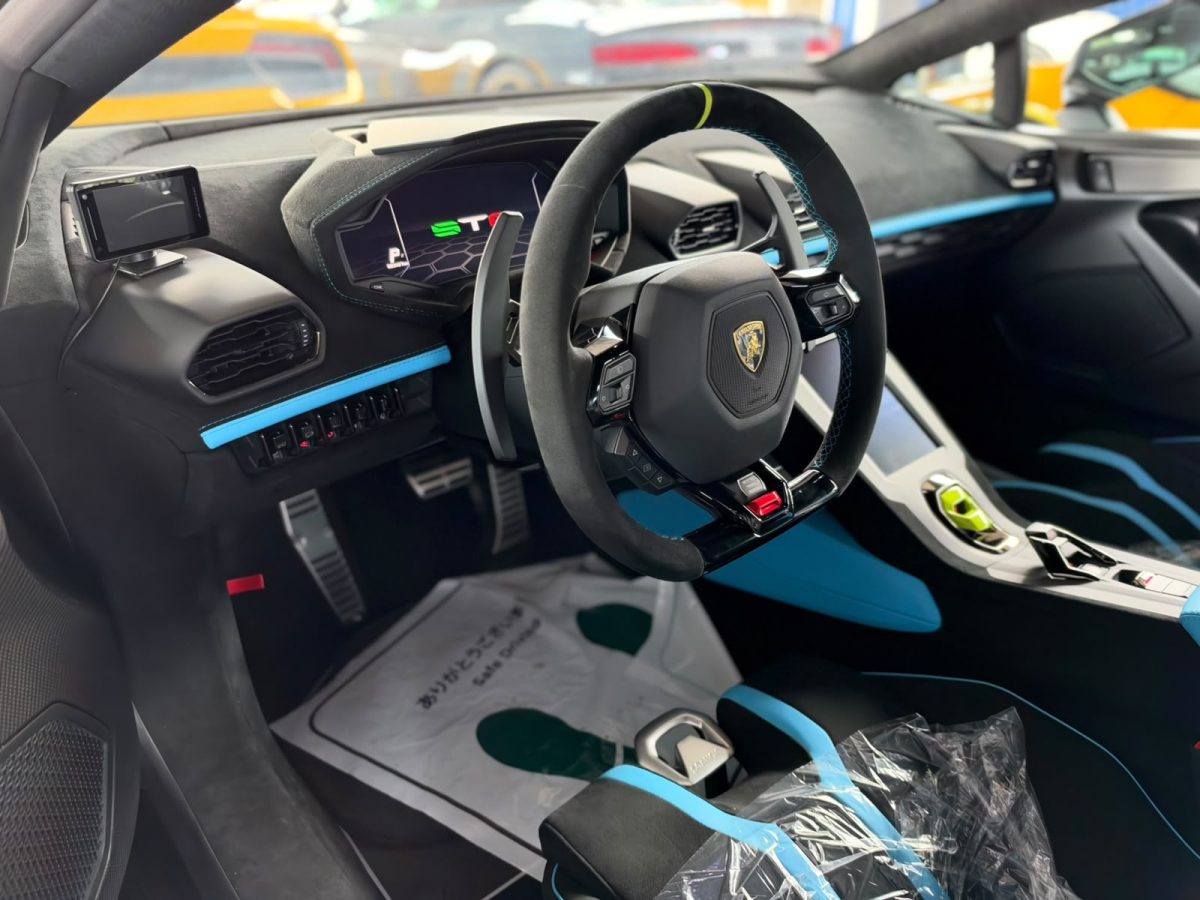 2023 Lamborghini Huracán STO — Photo 5 / 13