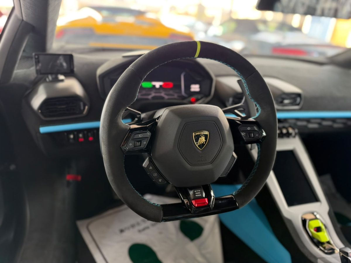 2023 Lamborghini Huracán STO — Photo 6 / 13