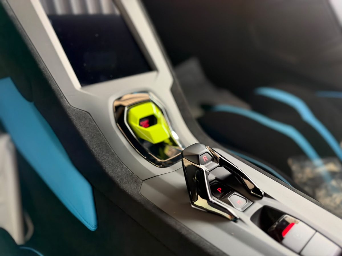 2023 Lamborghini Huracán STO — Photo 9 / 13