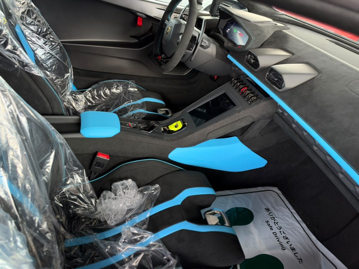 2023 Lamborghini Huracán STO — Photo 11 / 13