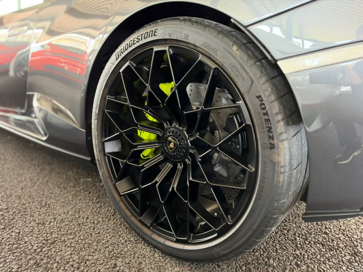 2023 Lamborghini Huracán STO — Photo 13 / 13