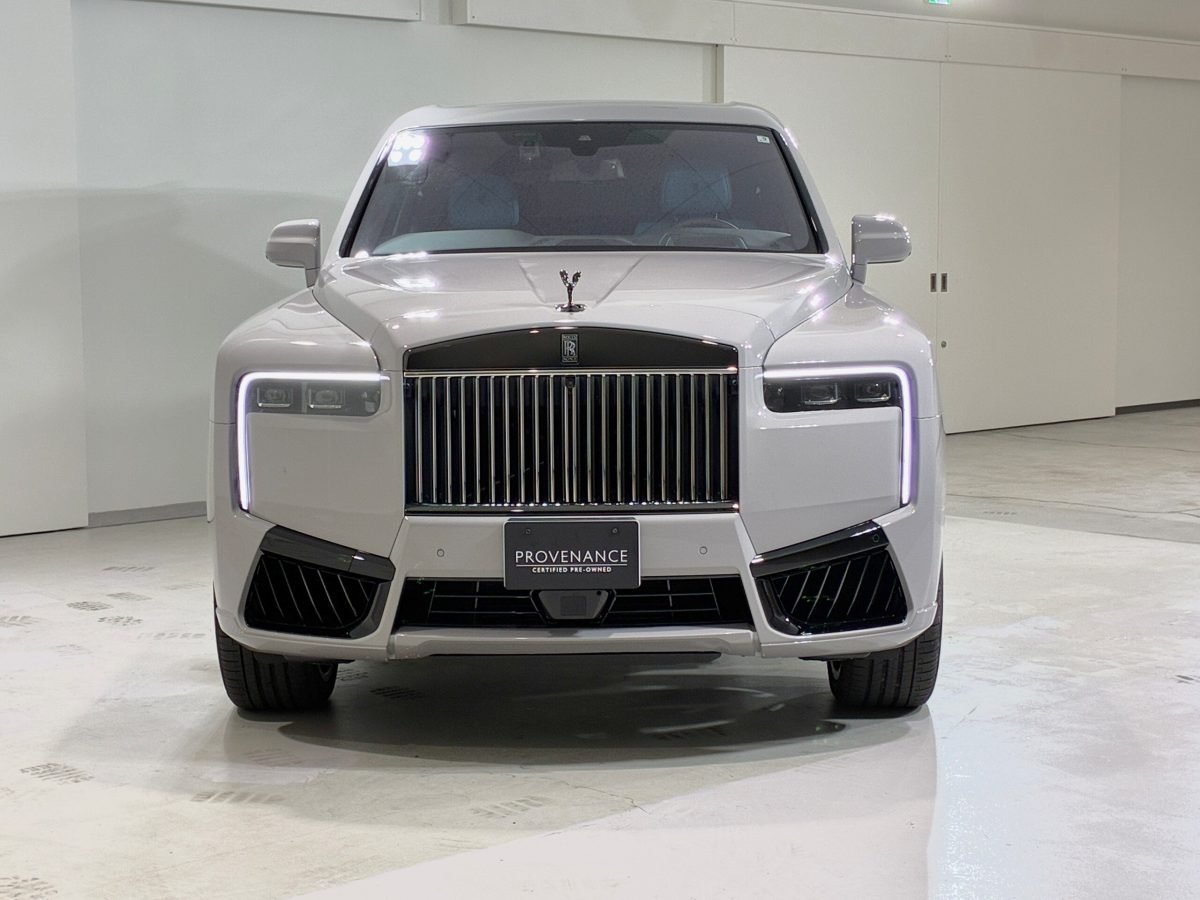 2025 Rolls-Royce Cullinan Black Badge — Photo 2 / 31