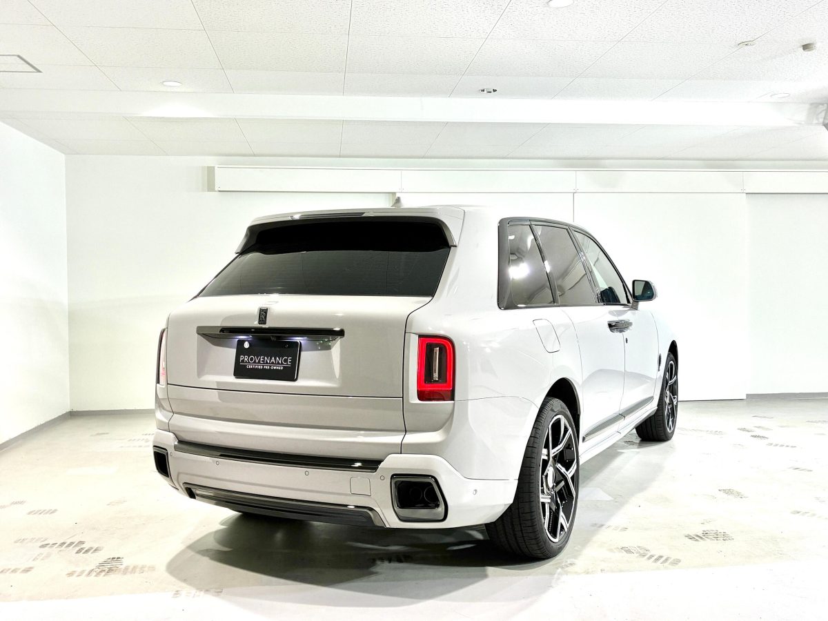 2025 Rolls-Royce Cullinan Black Badge — Photo 6 / 31