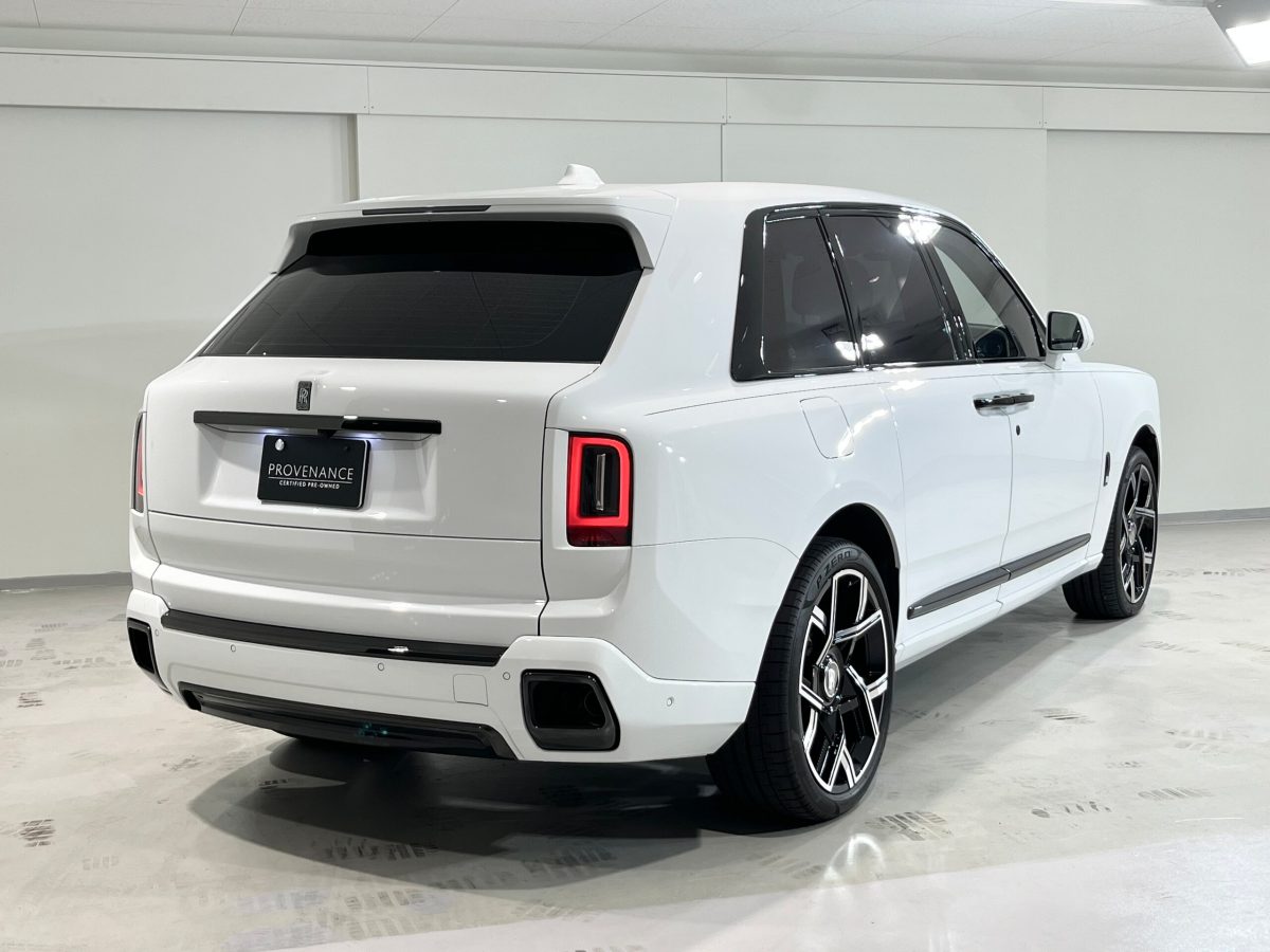 2025 Rolls-Royce Cullinan Black Badge — Photo 3 / 33
