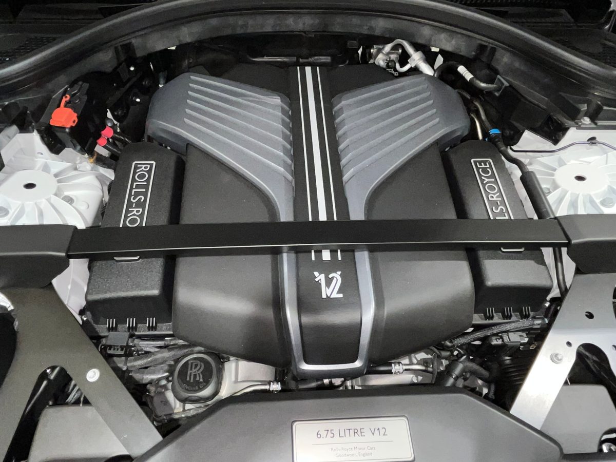 2025 Rolls-Royce Cullinan Black Badge — Photo 29 / 33