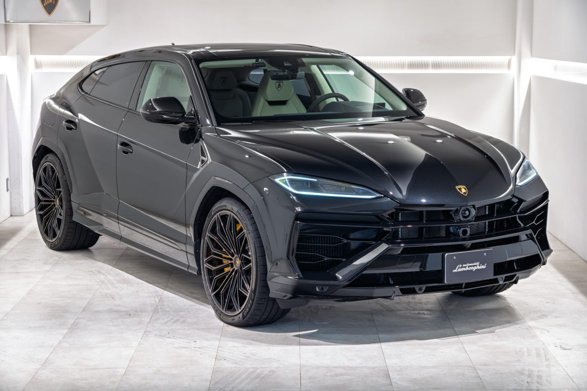 2026 Lamborghini Urus SE — Photo 2 / 26