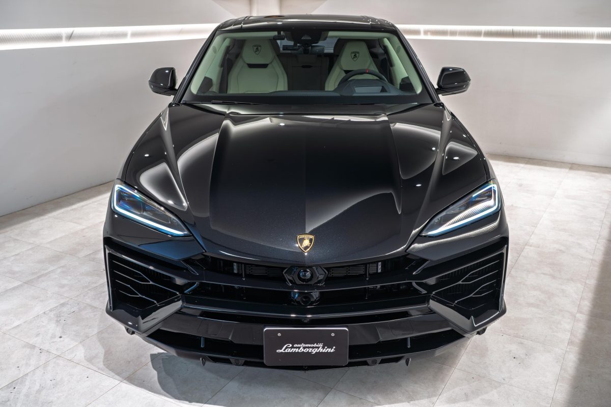 2026 Lamborghini Urus SE — Photo 3 / 26