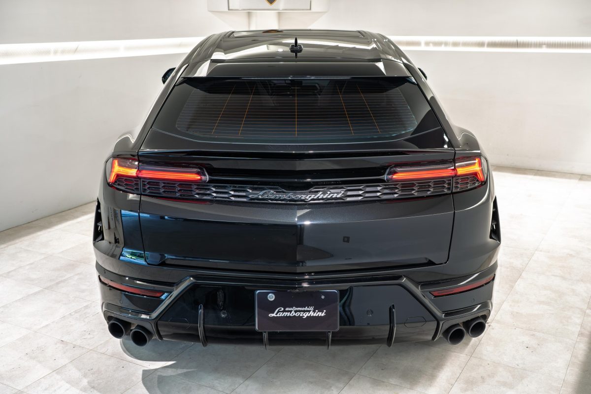 2026 Lamborghini Urus SE — Photo 4 / 26