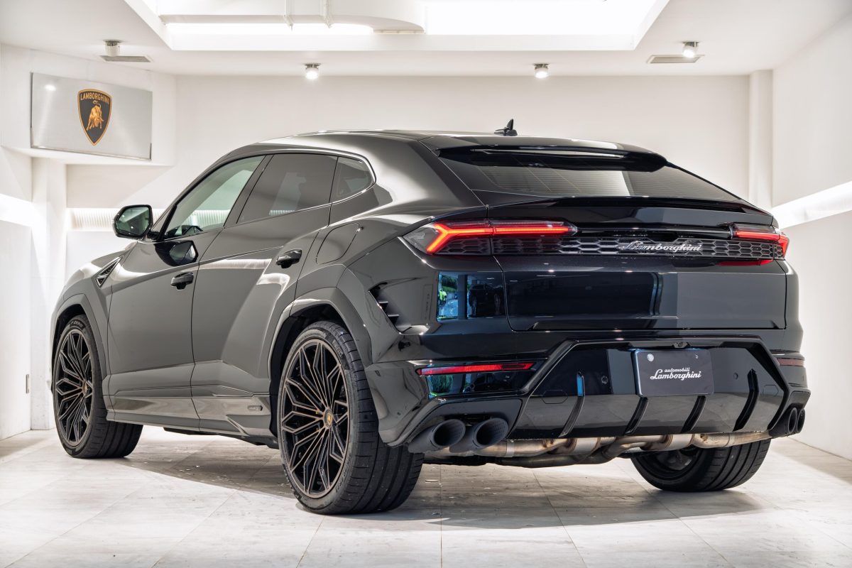 2026 Lamborghini Urus SE — Photo 5 / 26