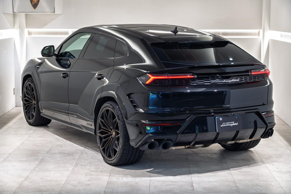 2026 Lamborghini Urus SE — Photo 6 / 26