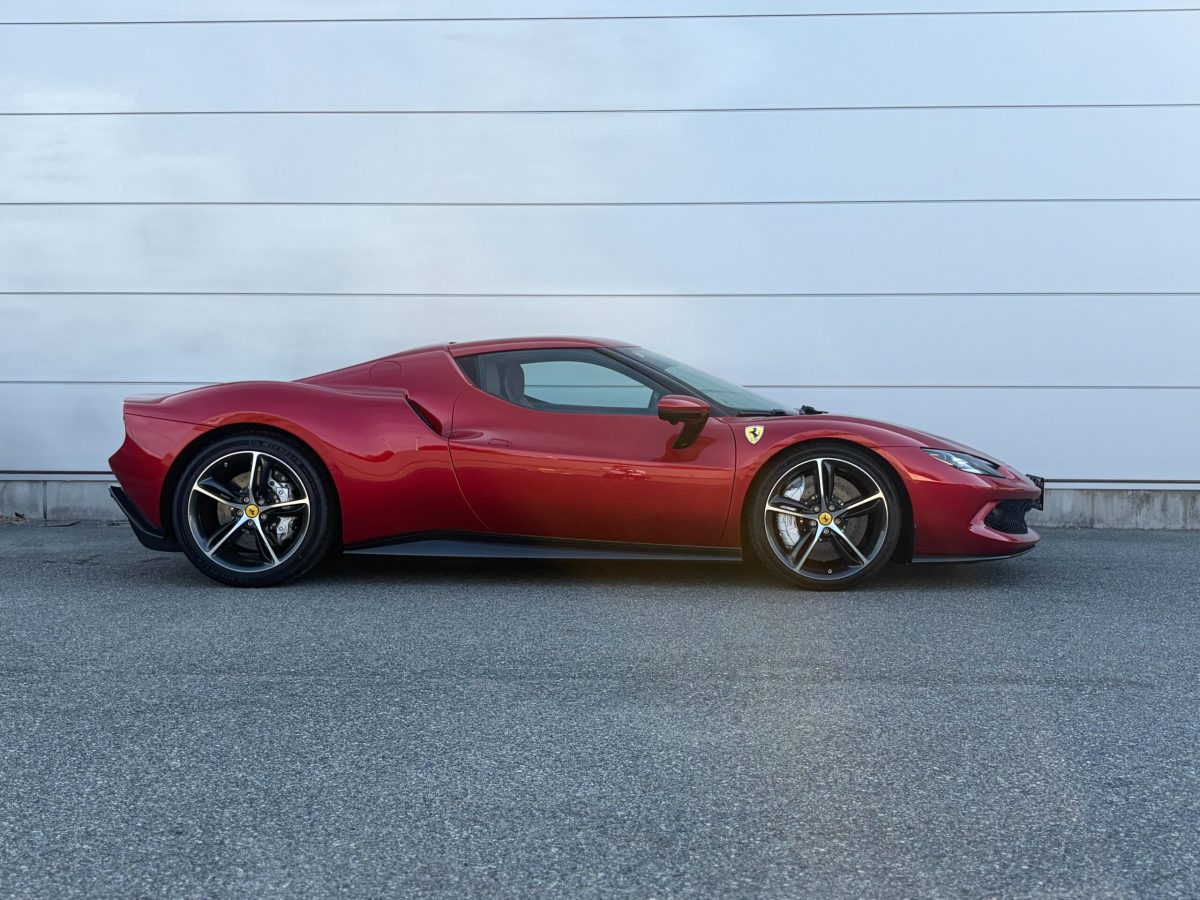 2025 Ferrari 296GTB — Photo 4 / 33