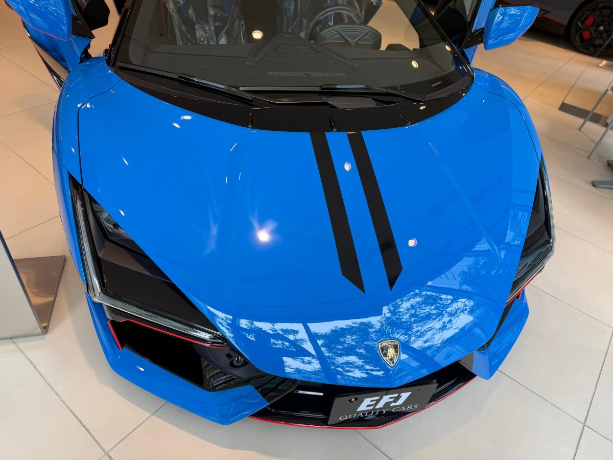2024 Lamborghini Revuelto — Photo 2 / 14