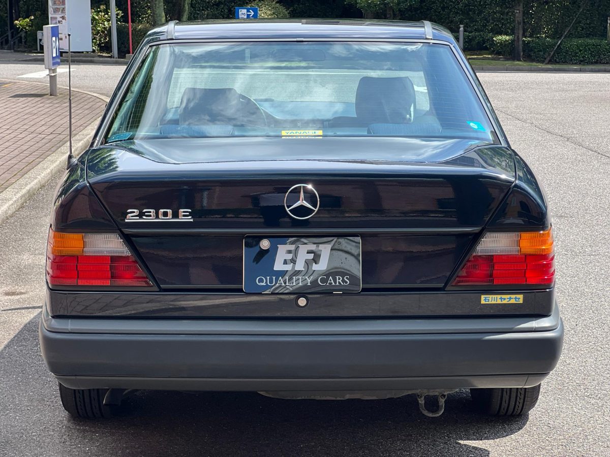 1988 Mercedes Benz 230E — Photo 3 / 29