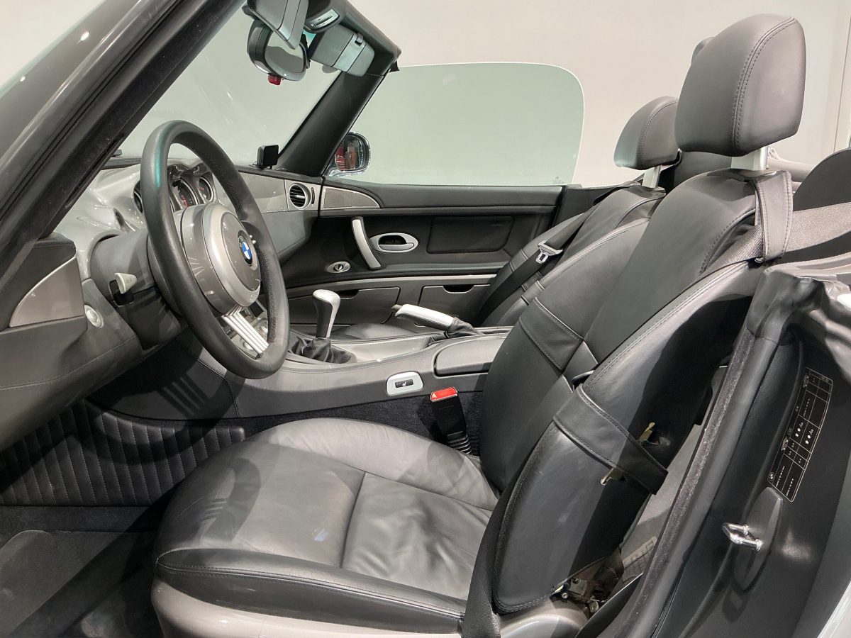2000 BMW Z8 — Photo 10 / 19