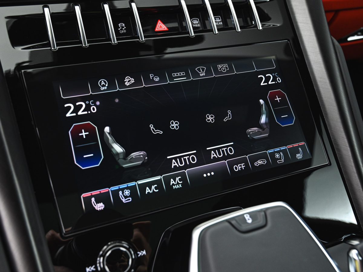 2025 Lamborghini Urus S — Photo 17 / 25