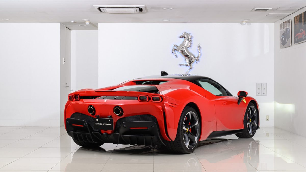 2022 Ferrari SF90 Stradale — Photo 4 / 10