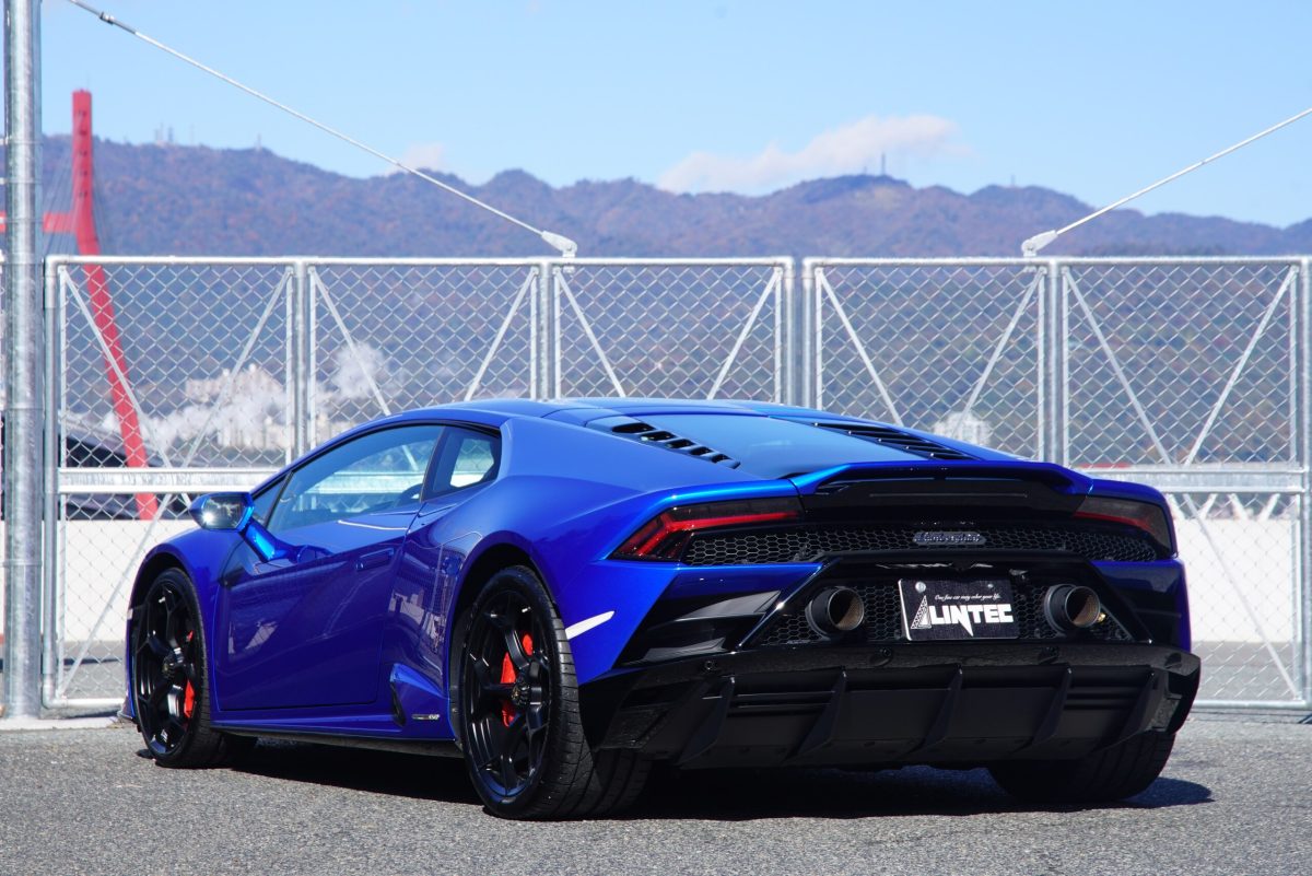 2020 Lamborghini Huracán EVO — Photo 3 / 28