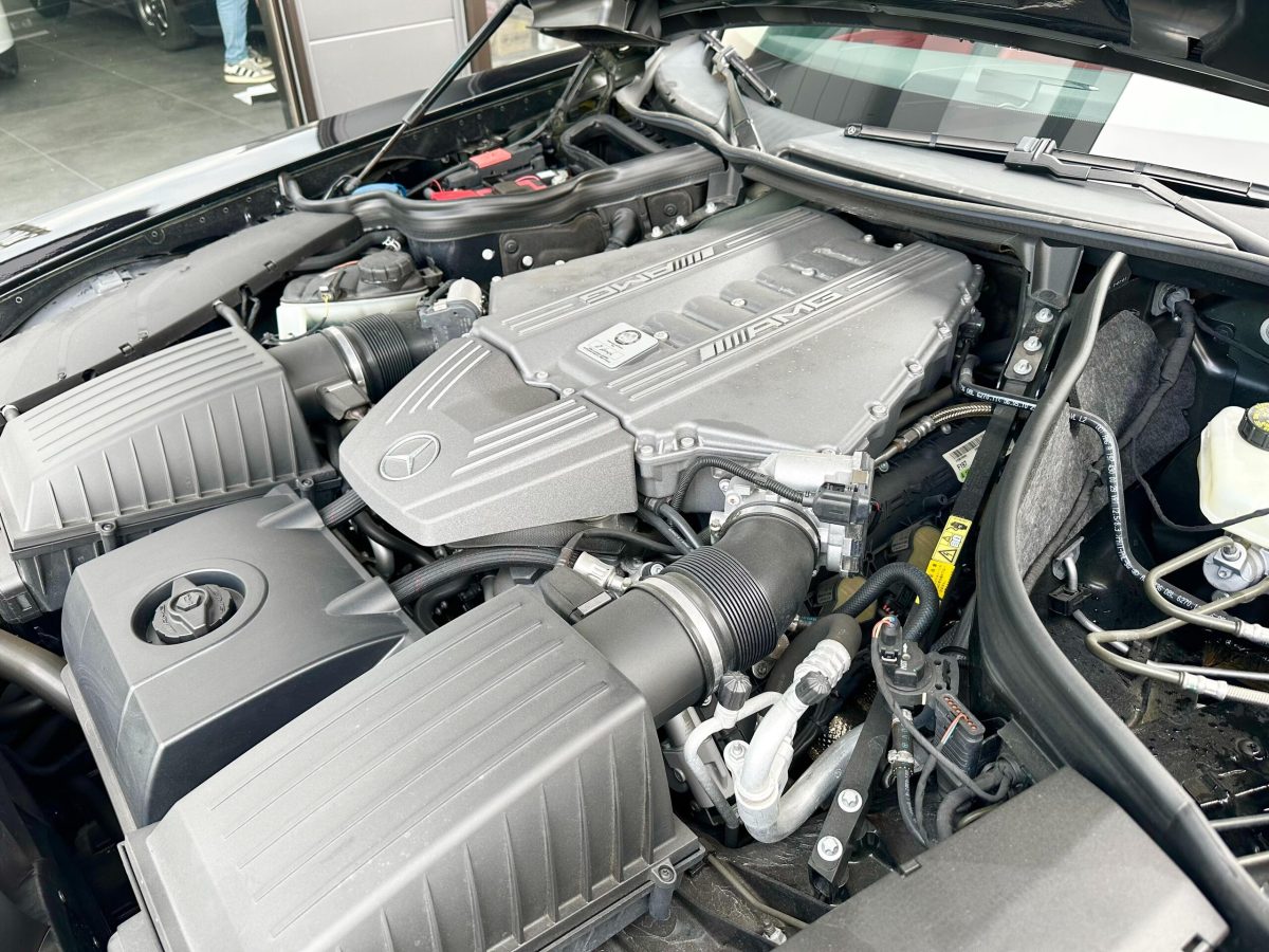 2010 Mercedes Benz SLS AMG — Photo 20 / 25