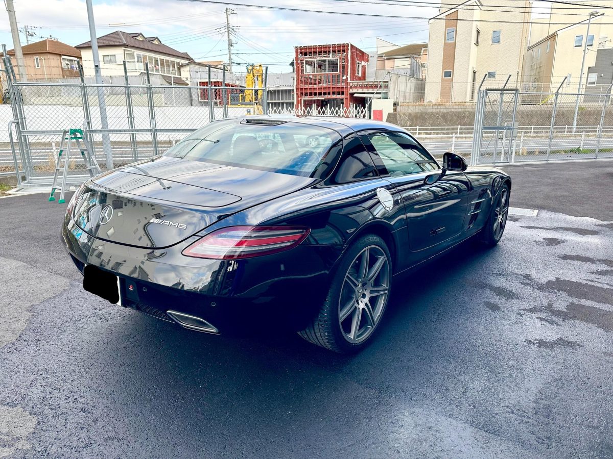 2010 Mercedes Benz SLS AMG — Photo 3 / 25